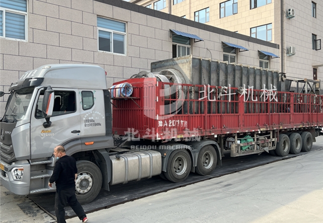 庆祝香蕉视频在线观看下载机械棕榈壳香蕉视频污版机装车完毕顺利发往海南