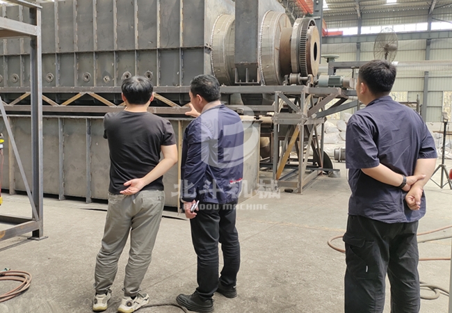 湖南客户在我厂近距离直观了解麻杆香蕉视频污版机