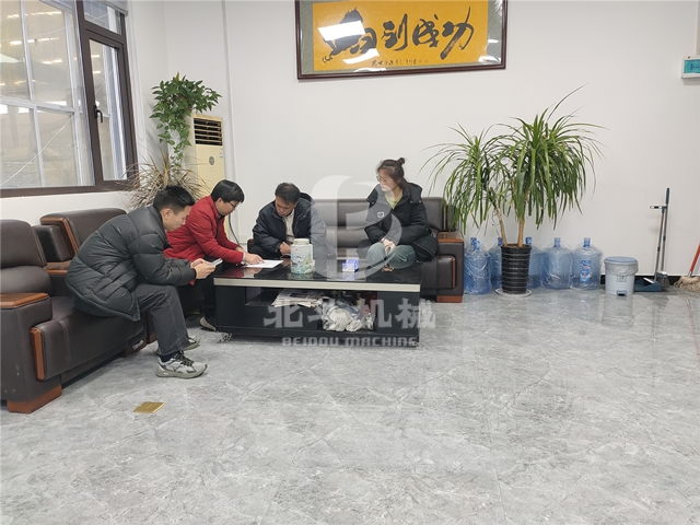 马来西亚客户发现垃圾香蕉视频污版机无害化处理固废的新商机