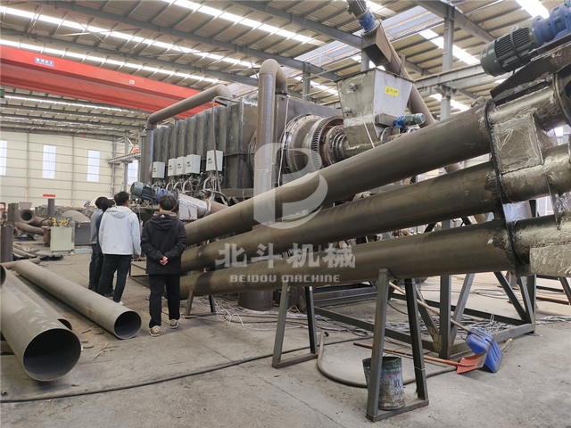 广东客户对我公司的布条香蕉视频污版机进行深入考察