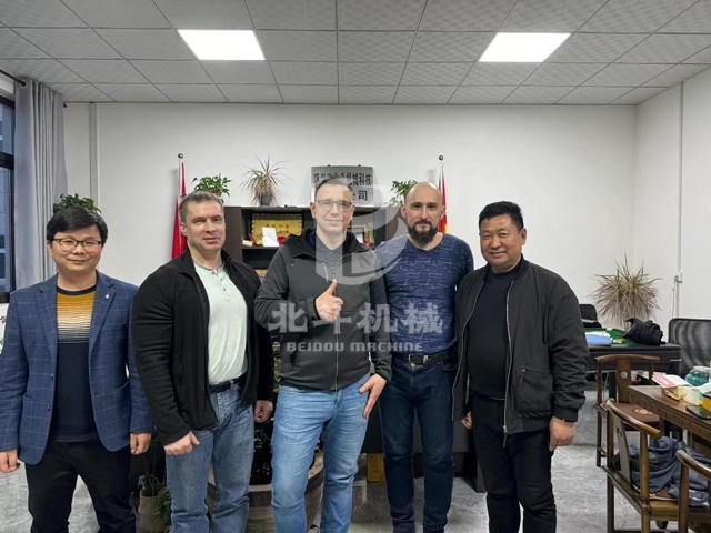 香蕉视频在线观看下载机械以饱满的热情迎接俄罗斯客户