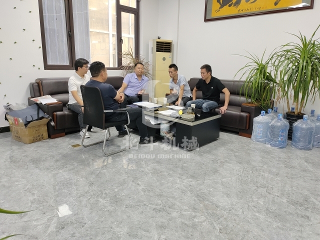 张总工程师现场解答锂电池香蕉视频污版机技术难题